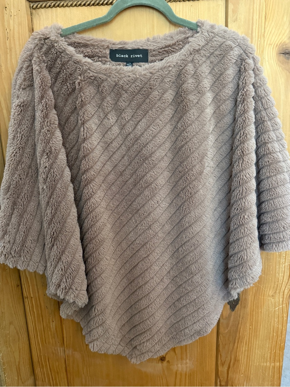 Black Rivet Plush Faux Fur Ribbed Poncho in Taupe